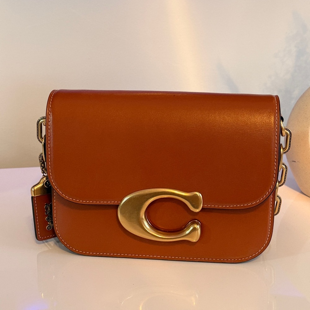 Coach Brown Leather Crossbody Bag with Gold Chain - Picture 4 of 7